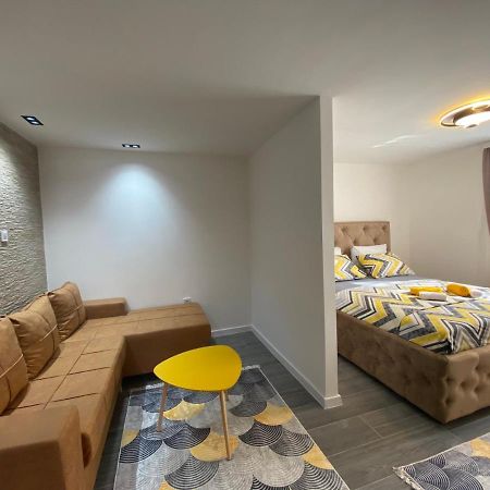 Vucinic Studio Apartment 센틴제 외부 사진